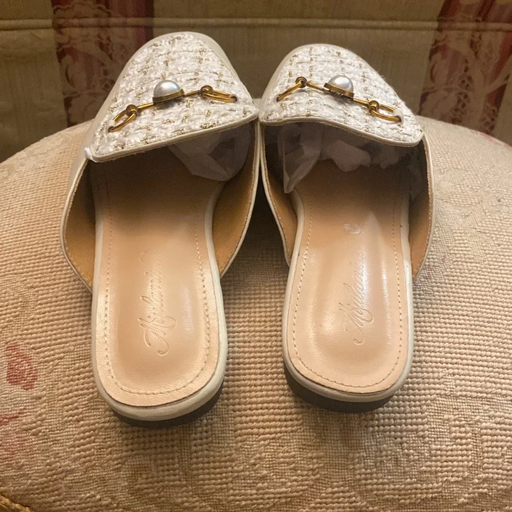 CREAM SLIDES - Picture 3 of 5